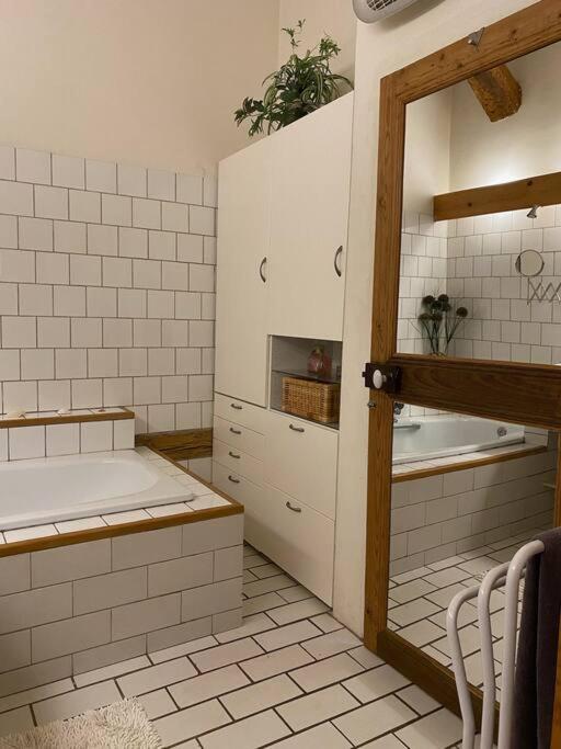 Charming Village House With Roof Top Terrace! Thezan-les-Beziers Zewnętrze zdjęcie